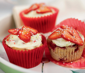 strawberry daiquiri cup cakes